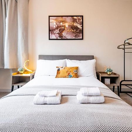 Lovely 4 Bedroom Flat In Wandsworth- ลอนดอน ภายนอก รูปภาพ