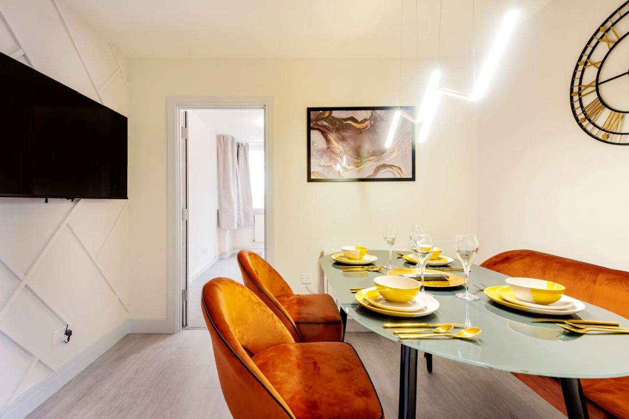Lovely 4 Bedroom Flat In Wandsworth- ลอนดอน ภายนอก รูปภาพ
