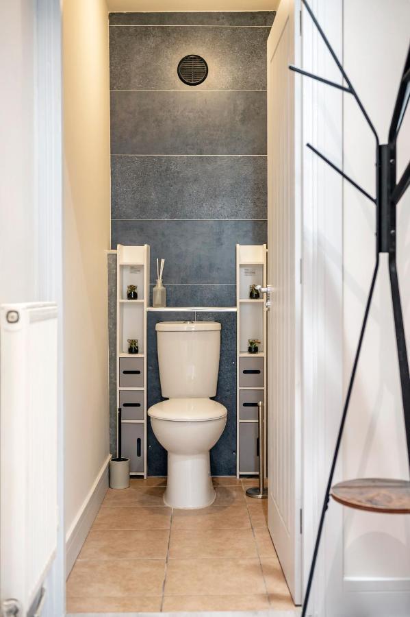 Lovely 4 Bedroom Flat In Wandsworth- ลอนดอน ภายนอก รูปภาพ