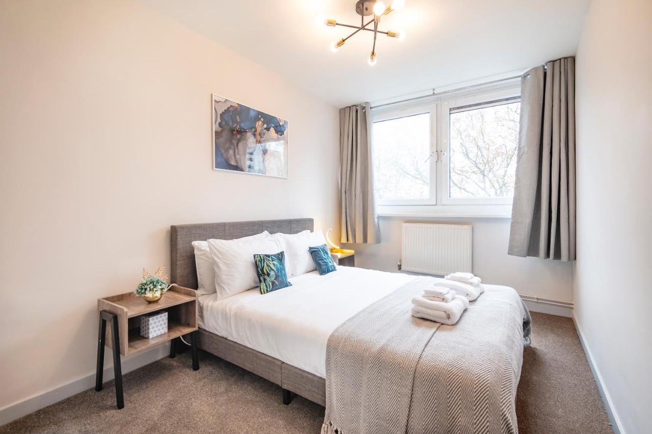 Lovely 4 Bedroom Flat In Wandsworth- ลอนดอน ภายนอก รูปภาพ