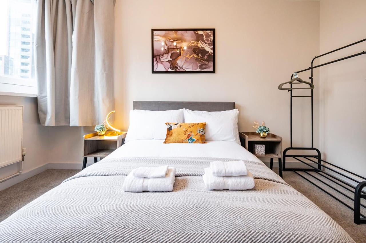Lovely 4 Bedroom Flat In Wandsworth- ลอนดอน ภายนอก รูปภาพ