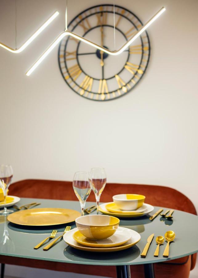Lovely 4 Bedroom Flat In Wandsworth- ลอนดอน ภายนอก รูปภาพ