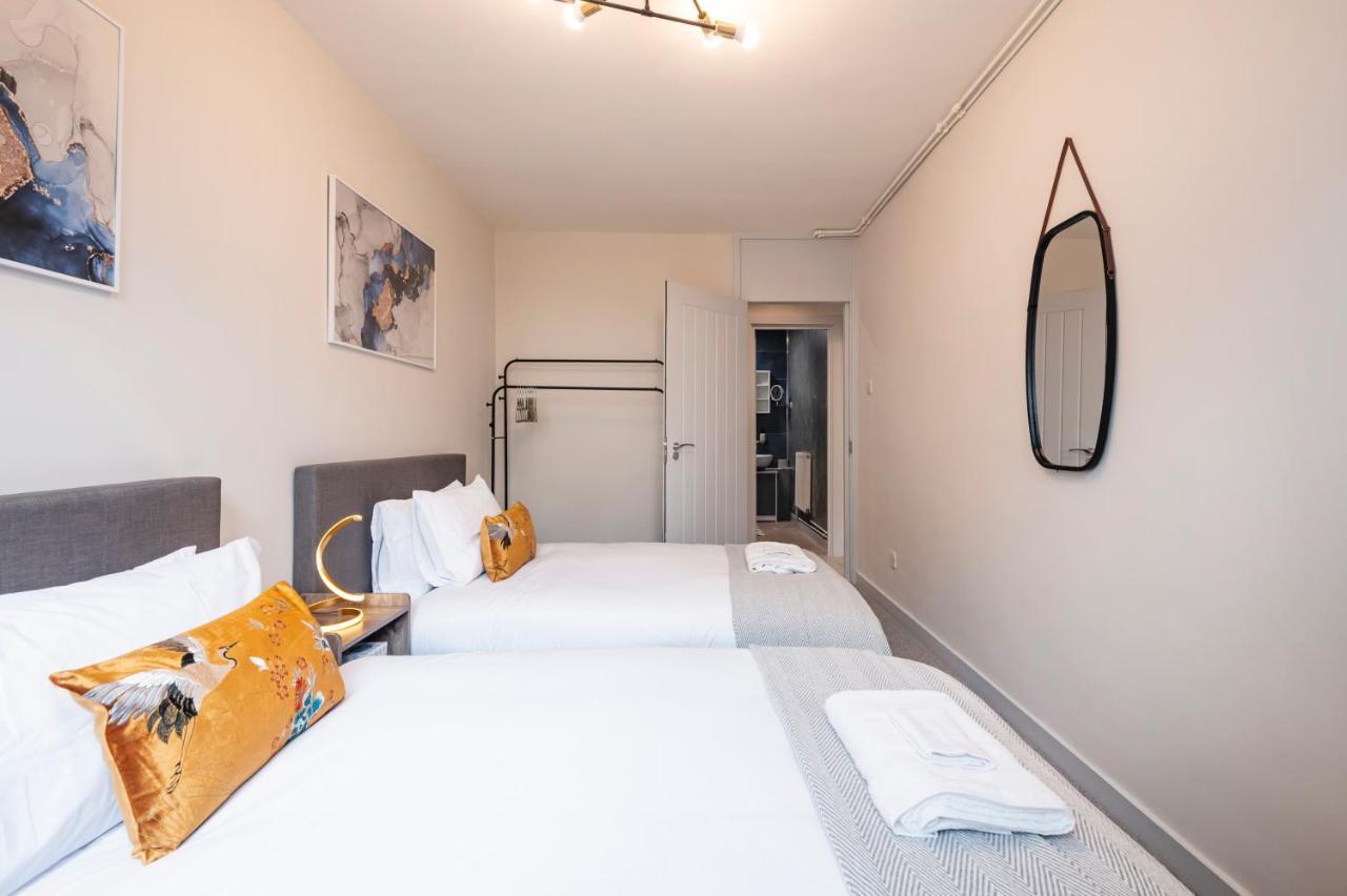 Lovely 4 Bedroom Flat In Wandsworth- ลอนดอน ภายนอก รูปภาพ