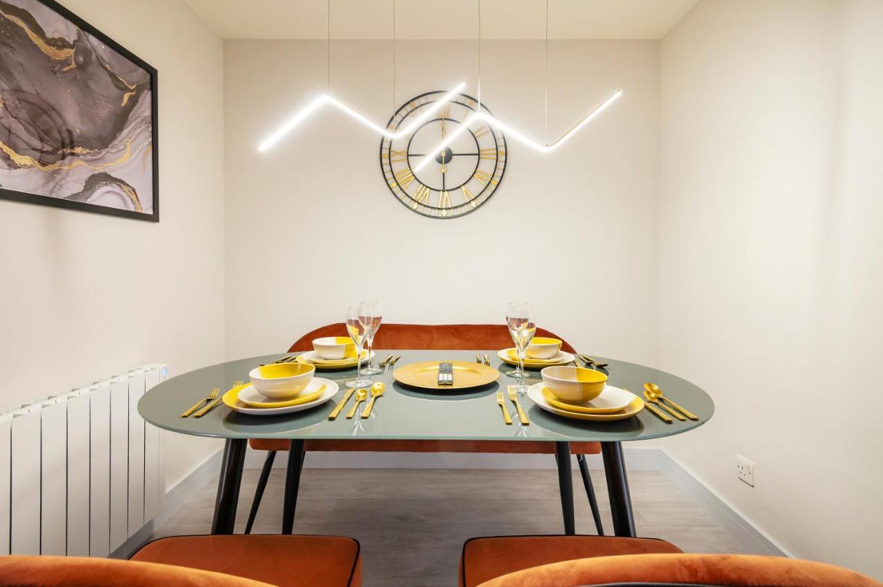 Lovely 4 Bedroom Flat In Wandsworth- ลอนดอน ภายนอก รูปภาพ
