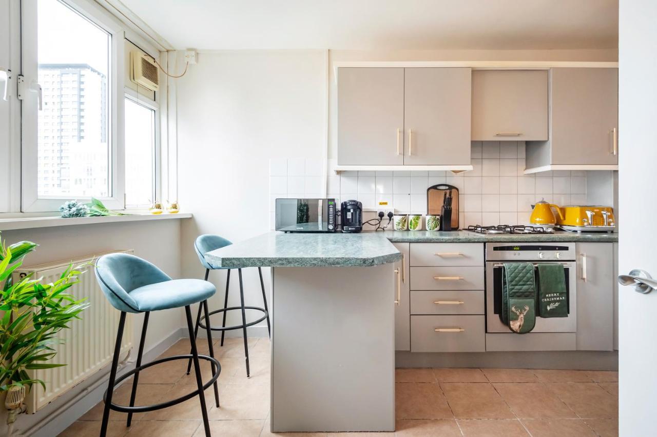 Lovely 4 Bedroom Flat In Wandsworth- ลอนดอน ภายนอก รูปภาพ